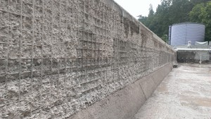 Wand nach Abtrag der oberen Betonschicht